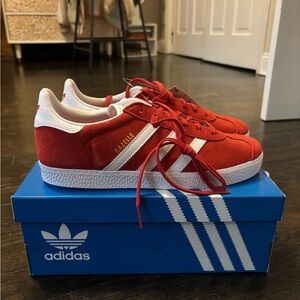 NWT Adidas Juniors Gazelle Red Sneakers